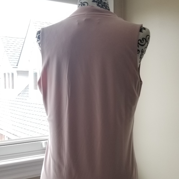 V neck tank from WHBM - Picture 7 of 7